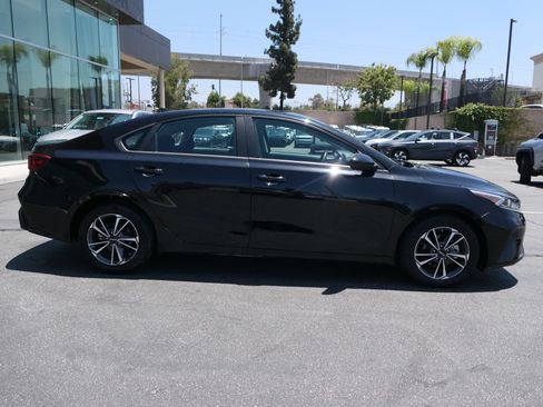Used 2024 Kia Forte LXS FWD image 2