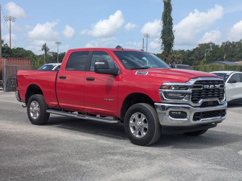 Used 2026 RAM 2500 Big Horn AWD/4WD image 2
