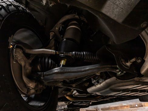 Used 2022 GMC Yukon XL AT4 w/ AT4 Premium Plus Package image 13