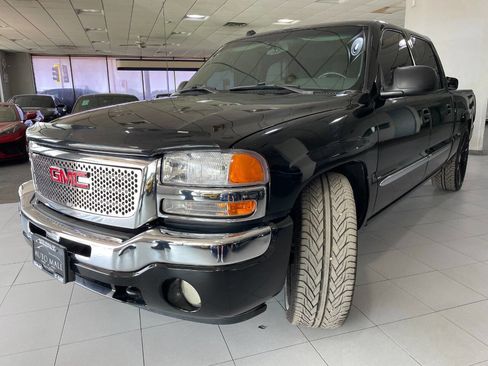 Used 2005 GMC Sierra 1500 SLE image 3