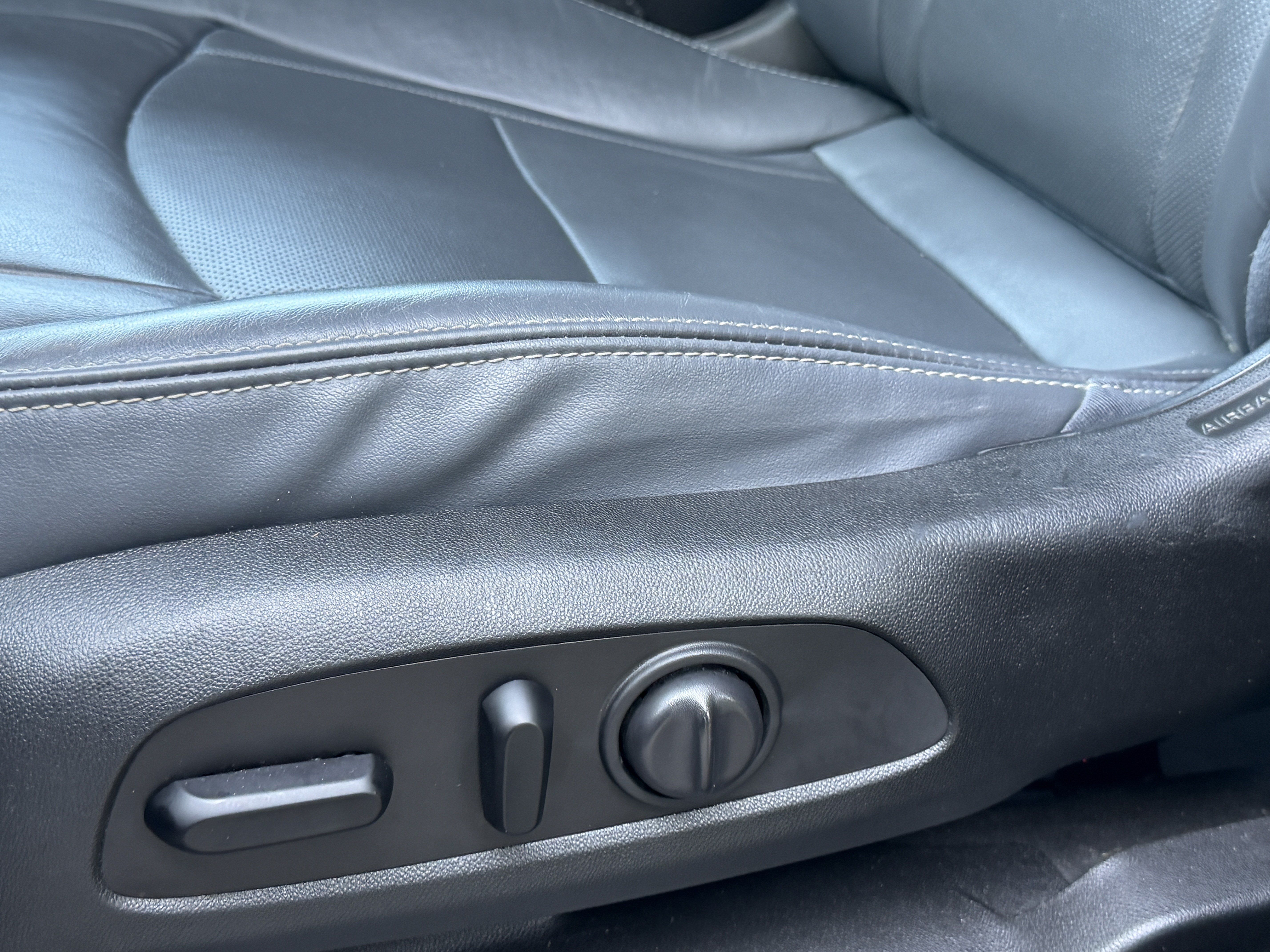 Used 2020 Buick Enclave Essence FWD image 6