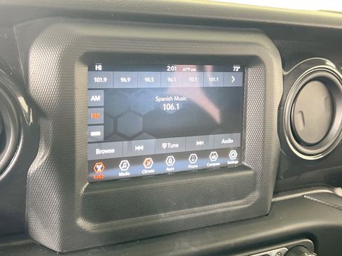 Used 2022 Jeep Gladiator Sport image 13