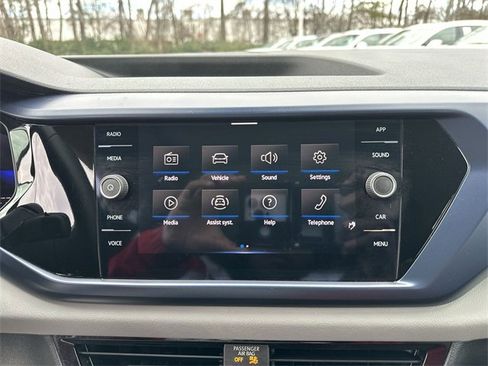 Used 2023 Volkswagen Taos SE w/ Panoramic Sunroof Package image 23