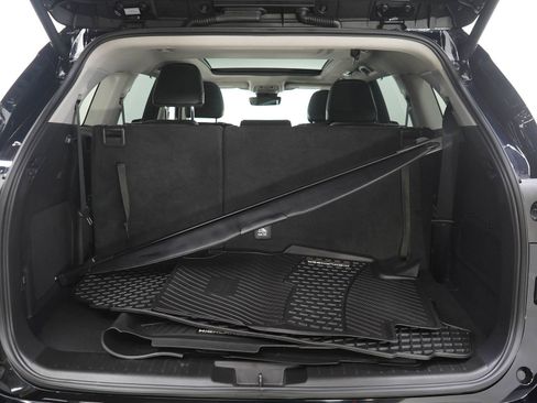 Used 2025 Toyota Highlander Limited AWD/4WD image 9