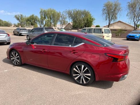 Used 2019 Nissan Altima 2.5 SR w/ SR Premium Package FWD image 3