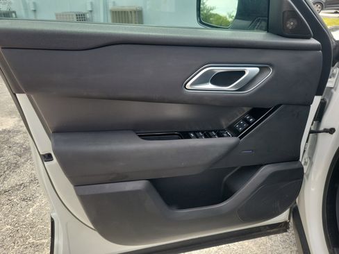 Used 2025 Land Rover Range Rover Velar Dynamic SE AWD/4WD image 19