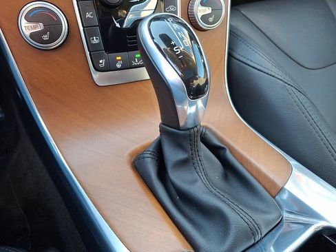 Used 2016 Volvo S60 T5 Inscription Platinum image 16