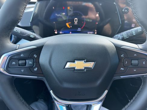 Used 2025 Chevrolet Trax LT w/ Driver Confidence Package image 18