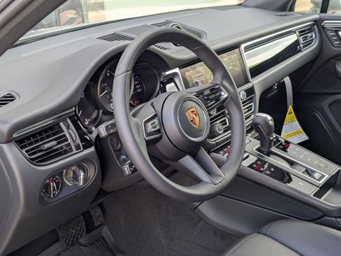 New 2026 Porsche Macan AWD/4WD image 4