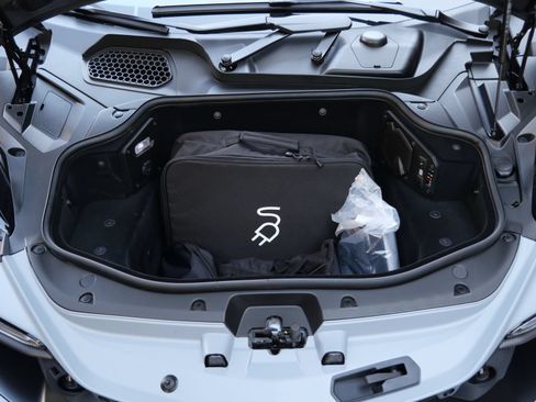 Used 2024 Lamborghini Revuelto AWD/4WD image 33