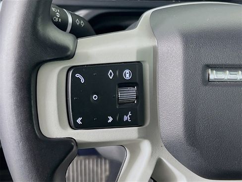 Used 2024 Land Rover Defender 110 S image 10