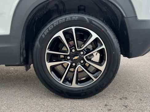 Used 2025 Chevrolet TrailBlazer LT FWD image 20