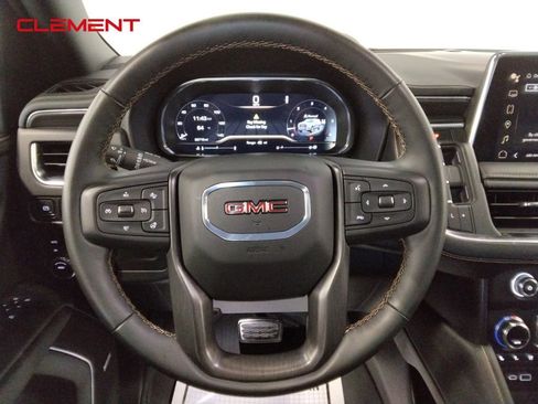 Used 2024 GMC Yukon AT4 image 10