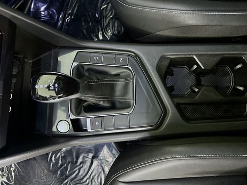Used 2023 Volkswagen Tiguan SE R-Line FWD image 22