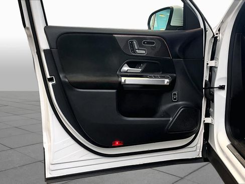 Used 2021 Mercedes-Benz GLB 250 image 20