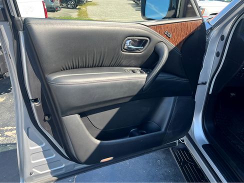 Used 2019 Nissan Armada SL w/ Premium Package image 9