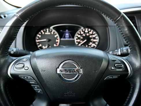 Used 2019 Nissan Pathfinder SV FWD image 31