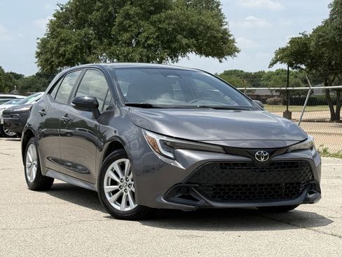Used 2023 Toyota Corolla SE FWD image 2