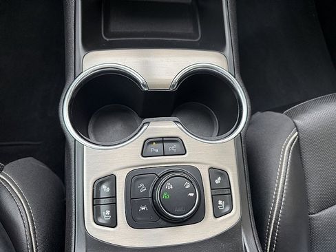 Used 2018 GMC Terrain Denali w/ Advanced Safety Package image 16