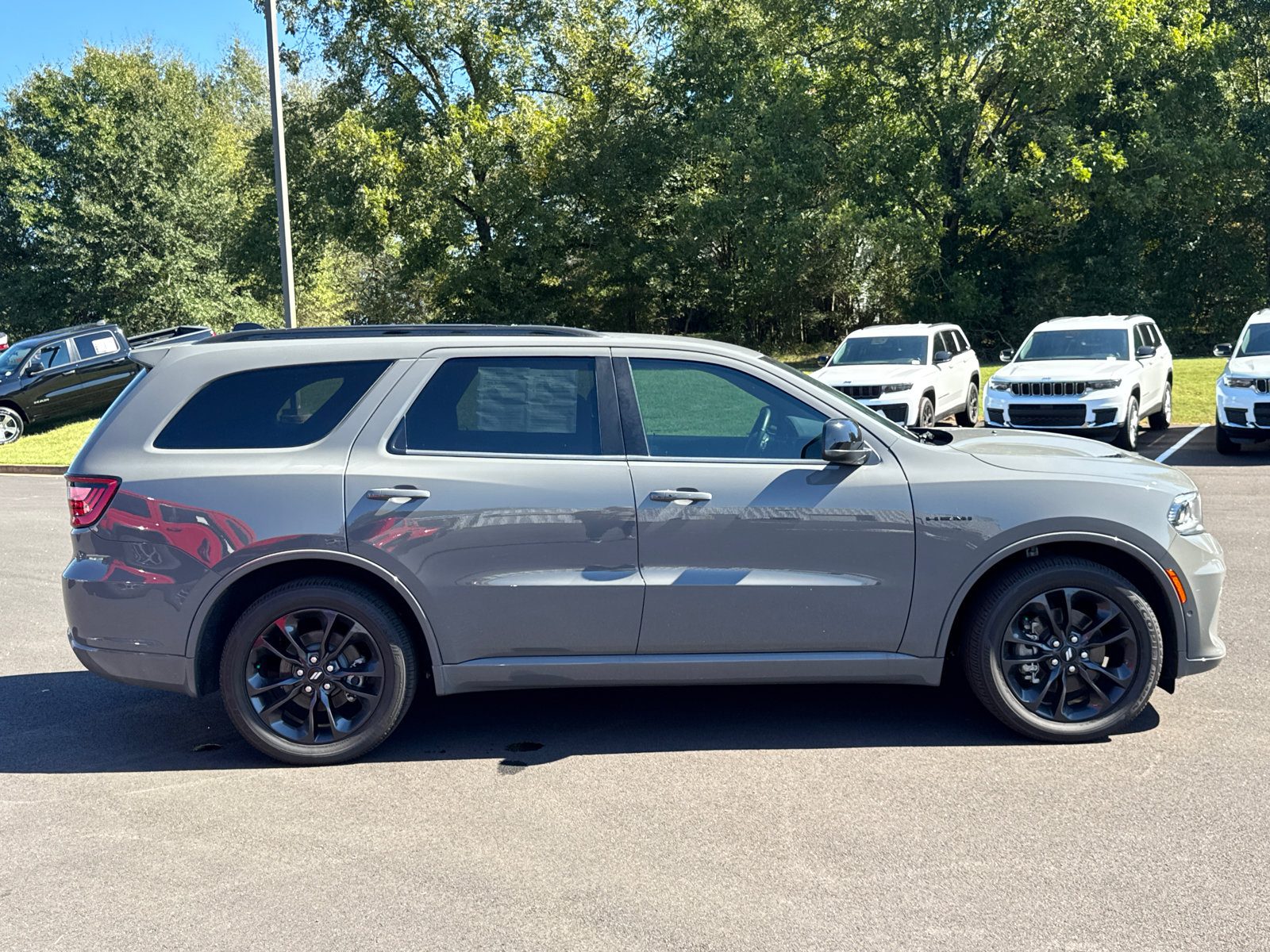 Certified 2025 Dodge Durango R/T w/ Blacktop Package AWD/4WD image 4