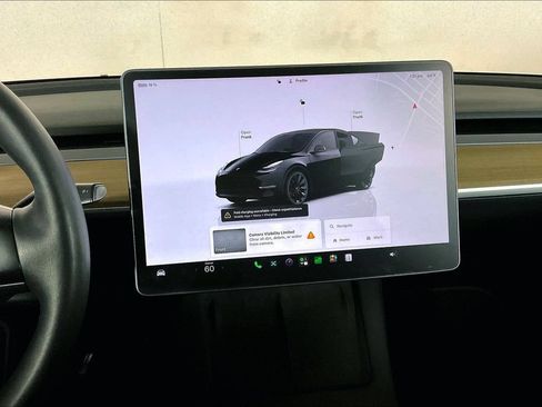 Used 2022 Tesla Model Y Long Range AWD/4WD image 5