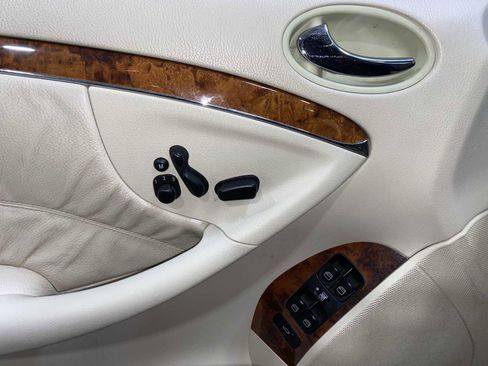 Used 2006 Mercedes-Benz CLK 350 Coupe image 23