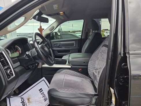 Used 2017 RAM 2500 Big Horn w/ Sport Appearance Group AWD/4WD image 7