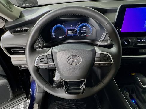 Certified 2024 Toyota Grand Highlander AWD image 11