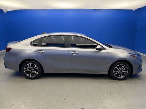 Used 2024 Kia Forte LXS w/ LXS Technology Package image 8