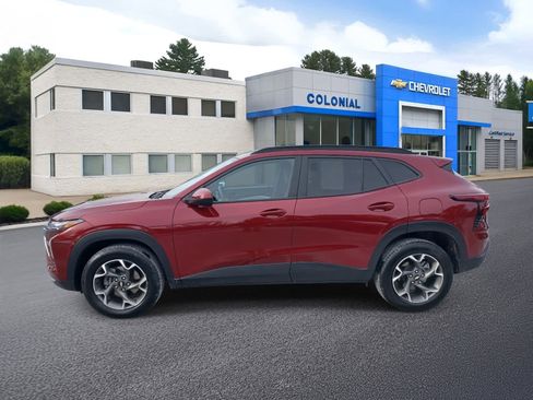 Used 2024 Chevrolet Trax LT image 4