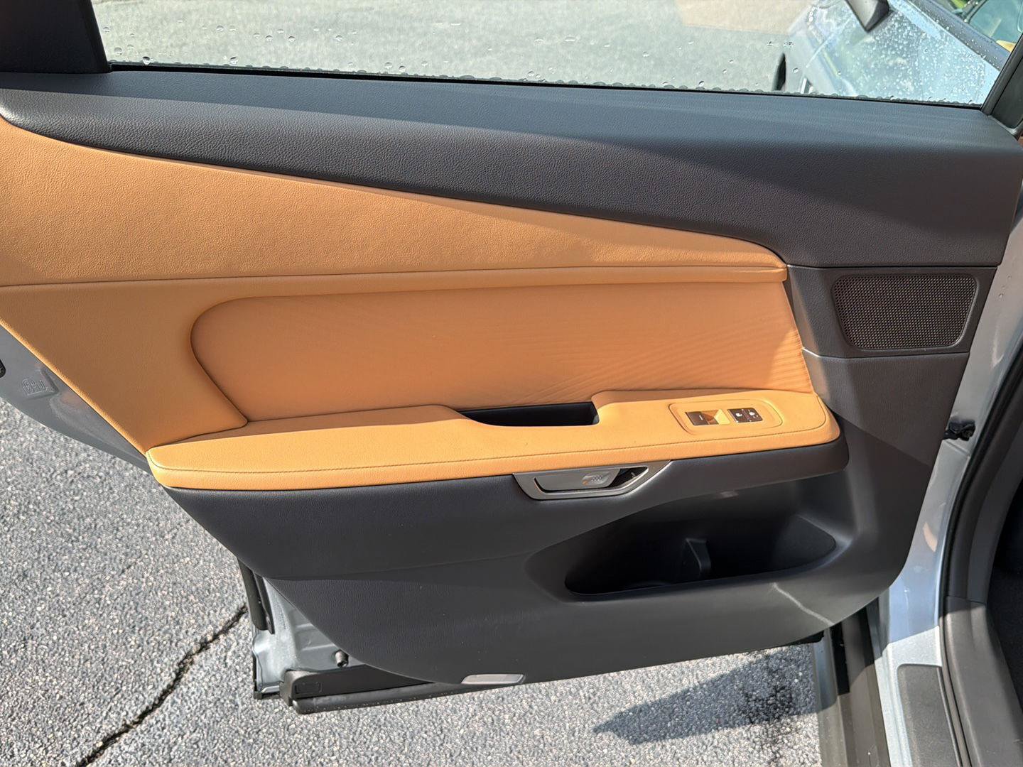New 2026 Lexus ES 350e w/ Convenience Package FWD image 17