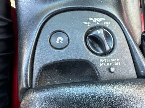 Used 2000 Chevrolet Corvette Coupe w/ Roof Pkg RWD image 18
