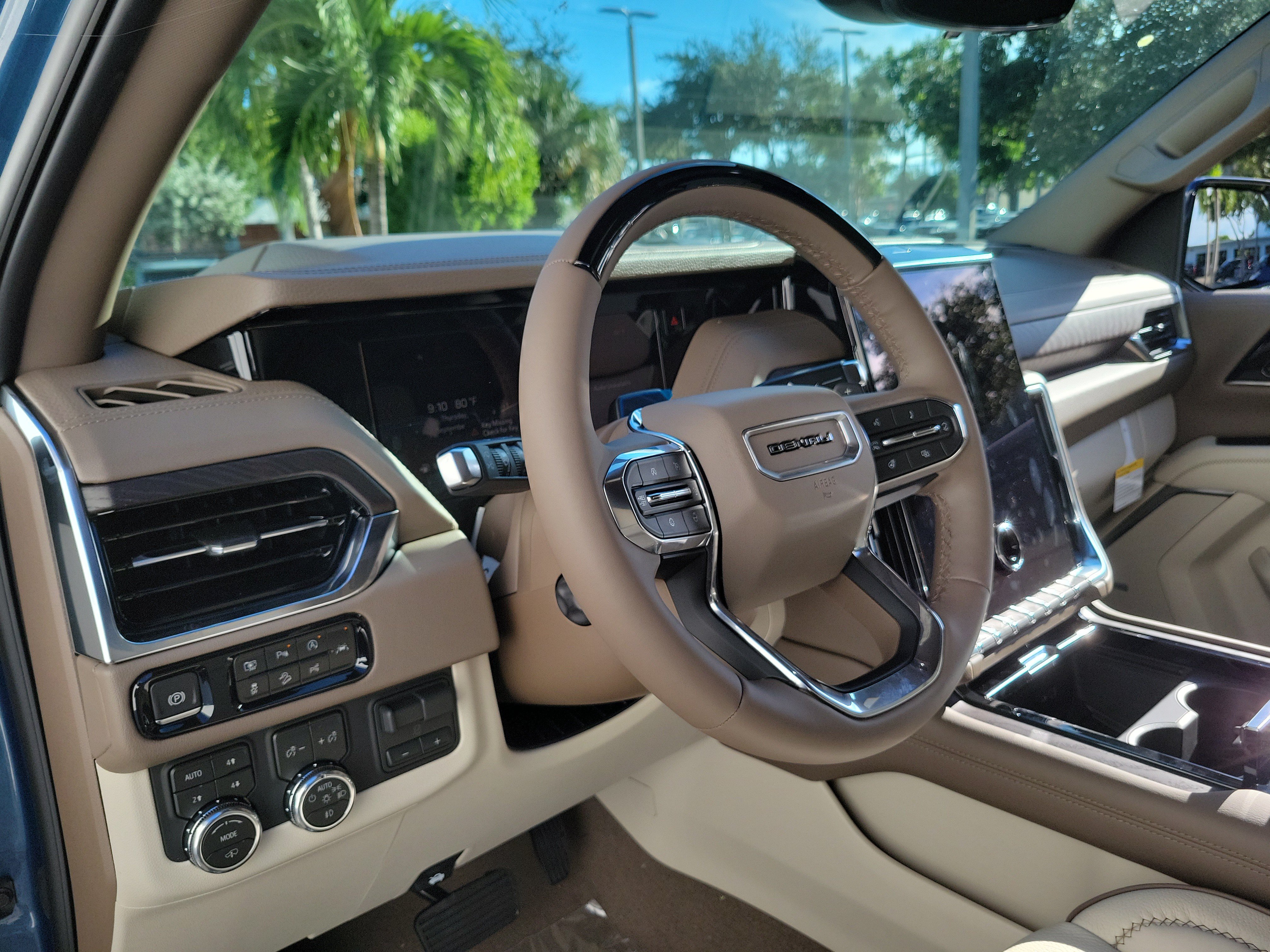 New 2026 GMC Yukon Denali w/ Denali Reserve Package AWD/4WD image 21