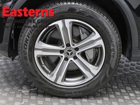 Used 2018 Mercedes-Benz GLC 300 4MATIC image 33