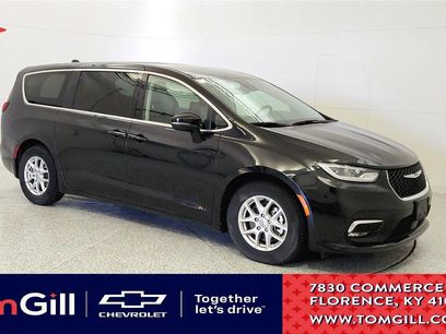 Used 2023 Chrysler Pacifica Touring-L