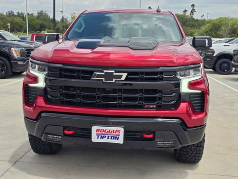 Used 2024 Chevrolet Silverado 1500 LT Trail Boss w/ LT Trail Boss Premium Package AWD/4WD image 11