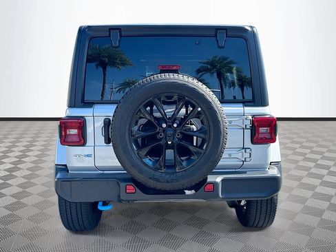 Used 2023 Jeep Wrangler Unlimited Sahara w/ Cold Weather Group AWD/4WD image 7