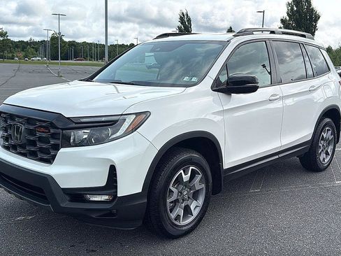 Used 2023 Honda Passport TrailSport image 13