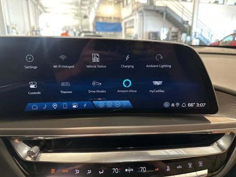 New 2024 Cadillac Lyriq Sport w/ Nappa Leather Package image 26