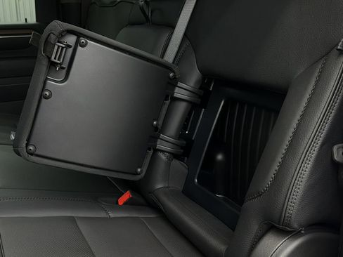 Used 2026 GMC Sierra 3500 Denali w/ Technology Package image 32