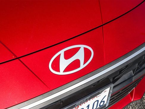 Certified 2025 Hyundai Elantra Sport w/ Cargo Package image 14