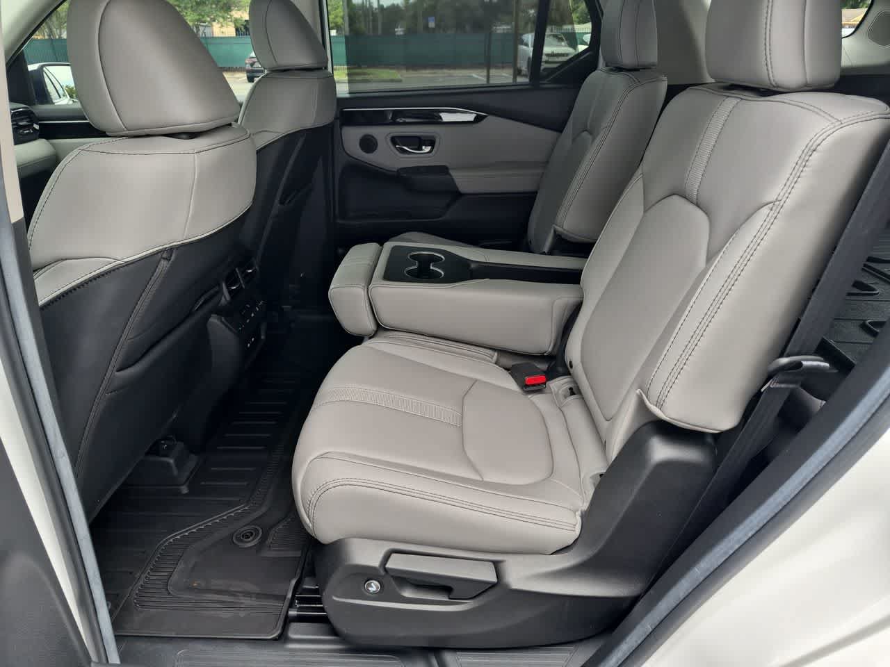 Used 2025 Honda Pilot Touring image 20