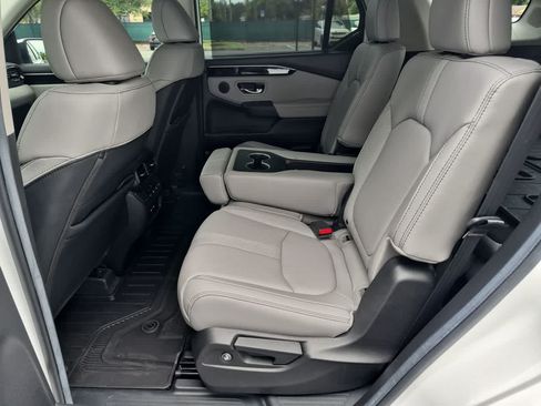 Used 2025 Honda Pilot Touring image 20