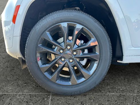 New 2026 Jeep Grand Cherokee Limited AWD/4WD image 14