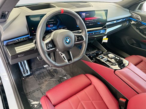 Used 2025 BMW i5 M60 w/ Premium Package AWD/4WD image 9