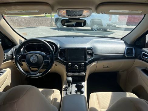 Used 2022 Jeep Grand Cherokee Laredo E w/ Security & Convenience Group image 23