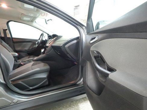 Used 2014 Ford Focus SE FWD image 10