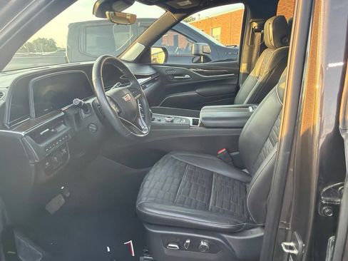 Used 2021 Cadillac Escalade Premium Luxury Platinum AWD/4WD image 6