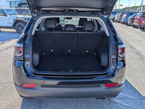 Used 2022 Jeep Compass Limited AWD/4WD image 13