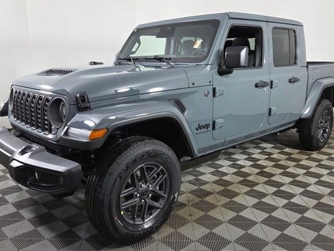 New 2026 Jeep Gladiator Sport image 3